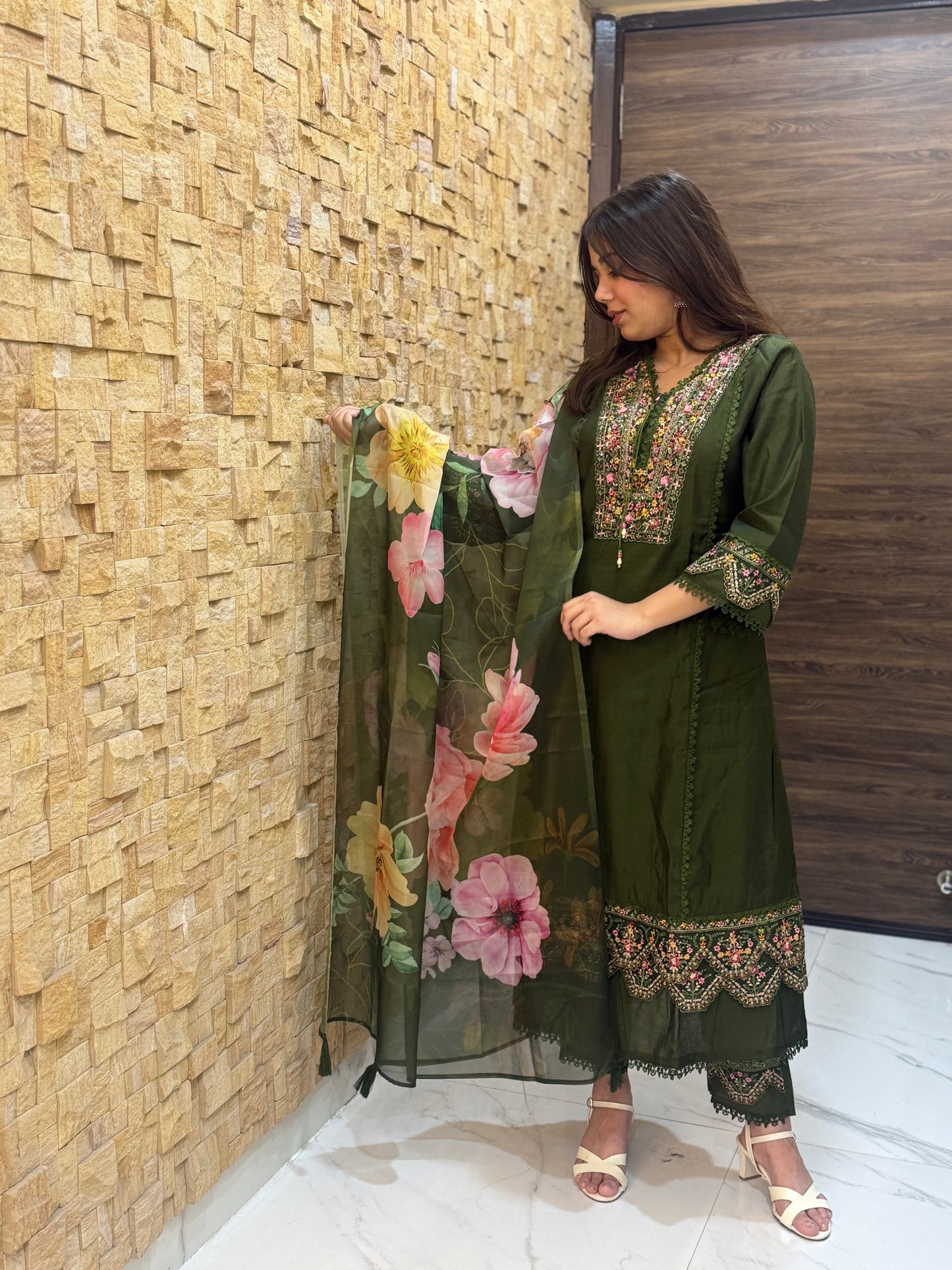 Mehndi Green Pure Silk With Organza Dupatta Suit Set