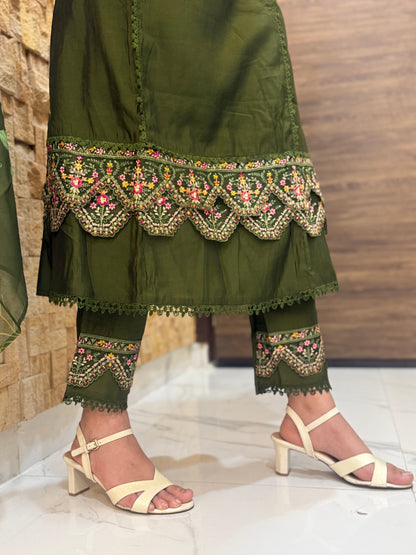 Mehndi Green Pure Silk With Organza Dupatta Suit Set